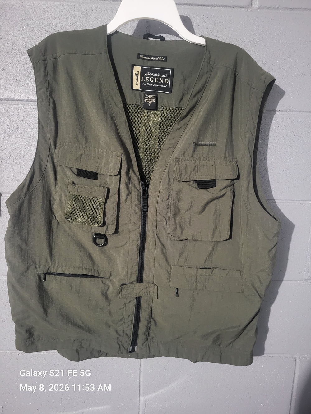 Eddie Bauer Legend Vest Mens Large Army Green Outdoor Travel Zip Pockets Hiking